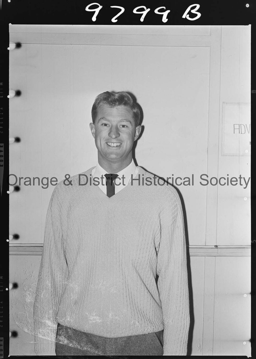 Passport photo Tom Ellis