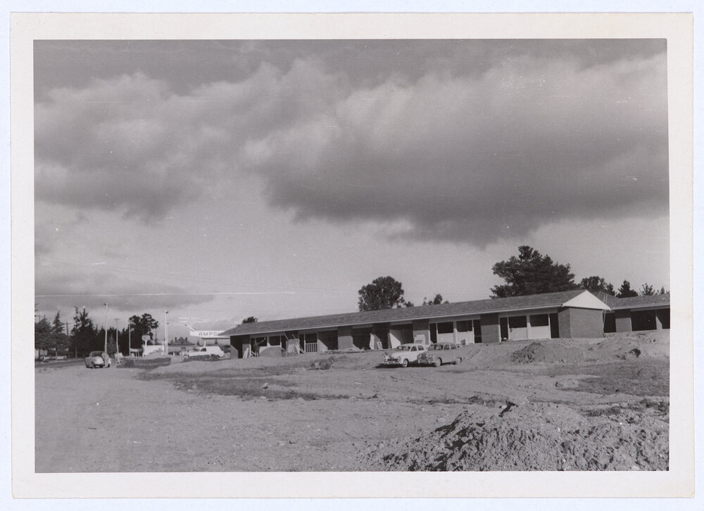 Festival Motel, Orange