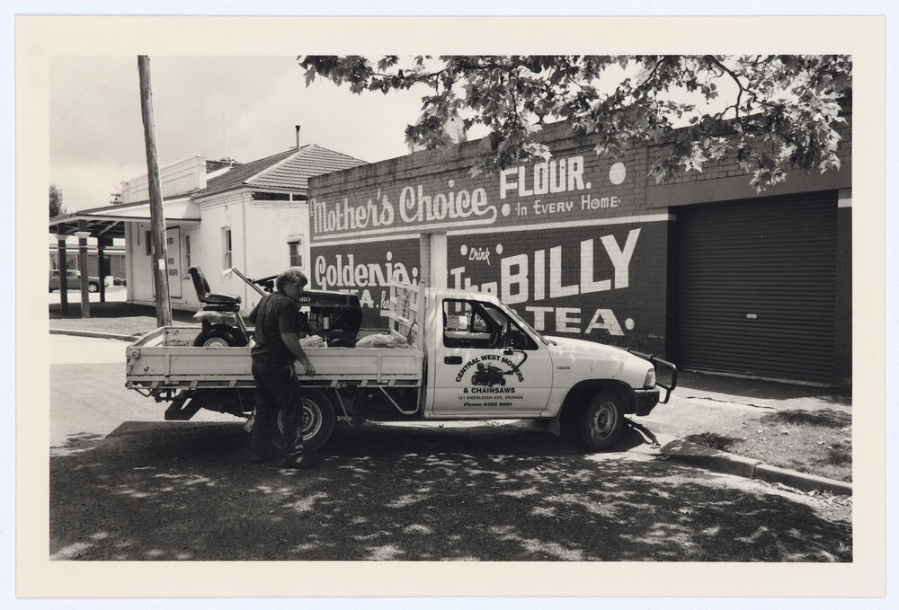 Mackie's Caf&eacute;, Orange