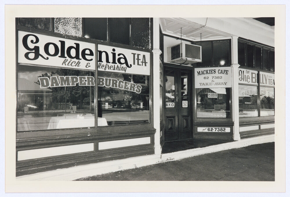 Mackie's Caf&eacute;, Orange