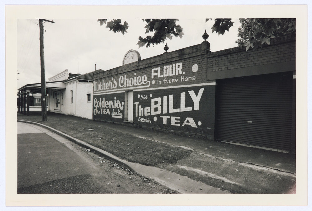 Mackie's Caf&eacute;, Orange