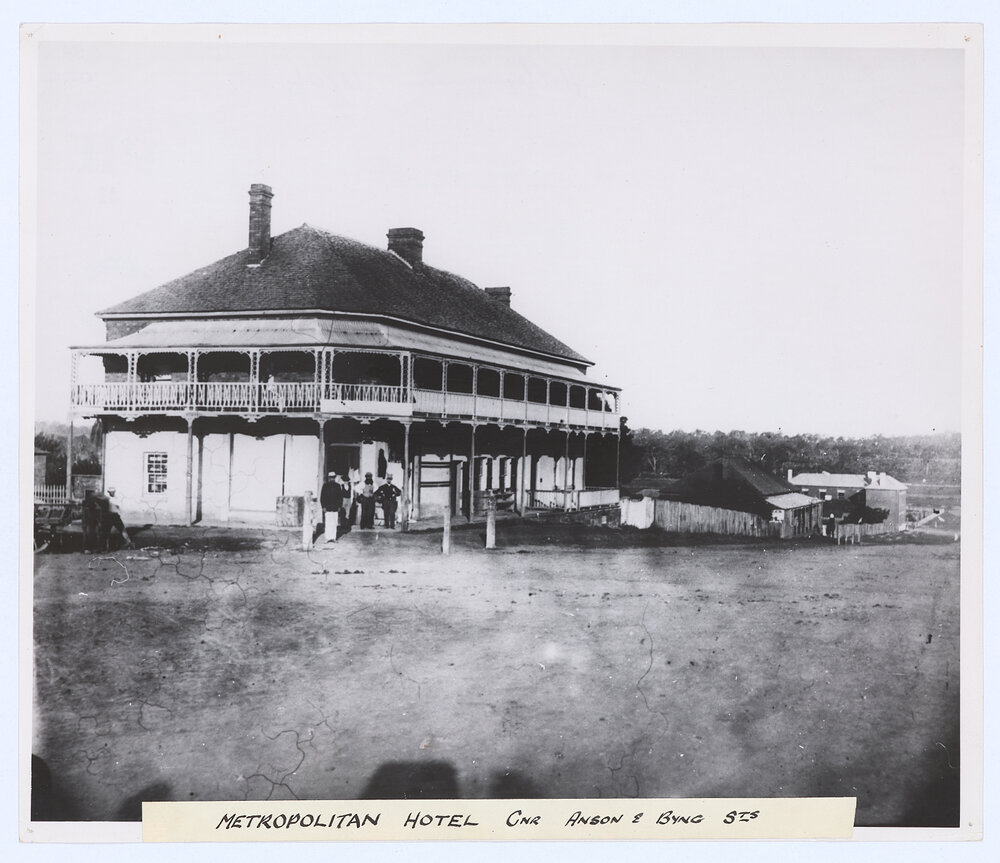 J Woodward's store, Orange