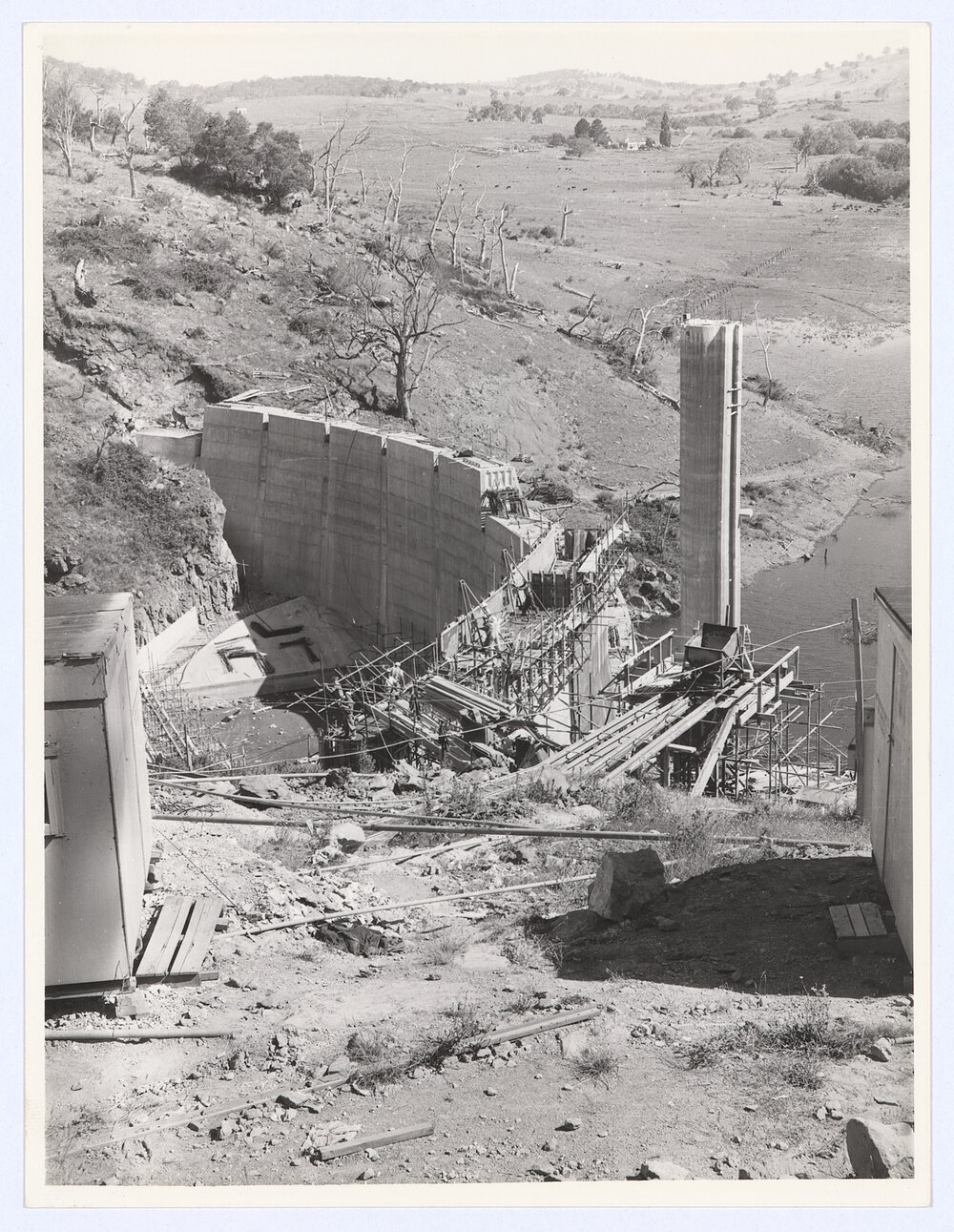 Construction of Suma Park Dam