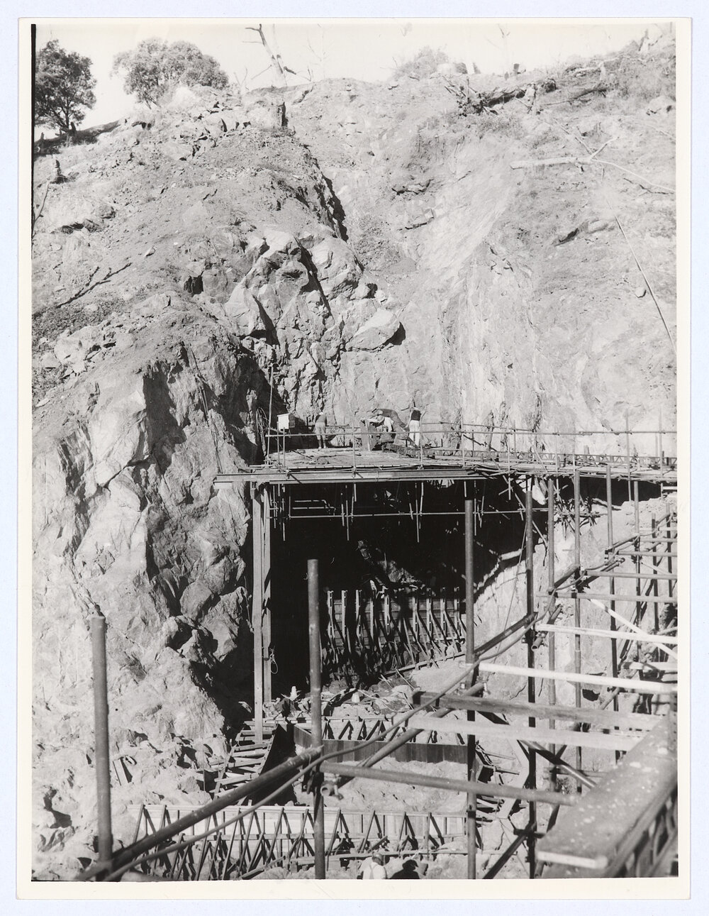 Construction of Suma Park Dam