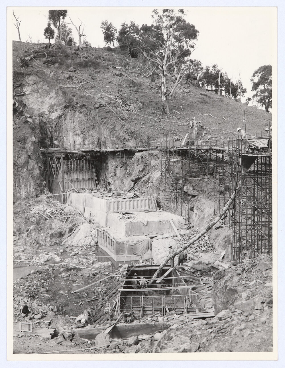 Construction of Suma Park Dam