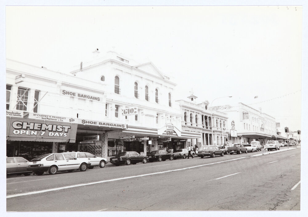 Summer Street, Orange