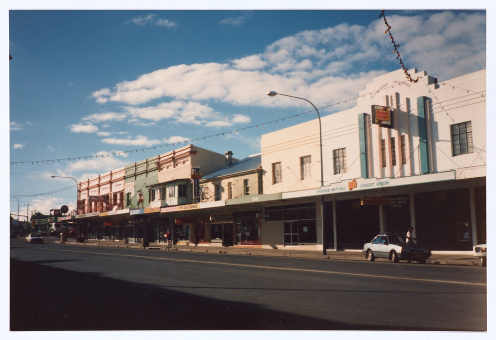 Summer Street, Orange