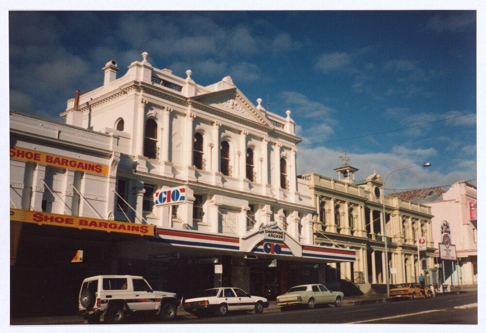 Summer Street, Orange