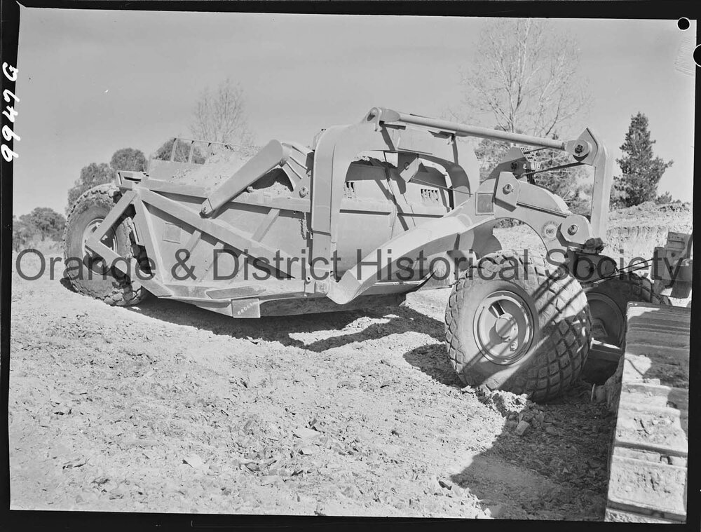 Buttsworth earth scoop