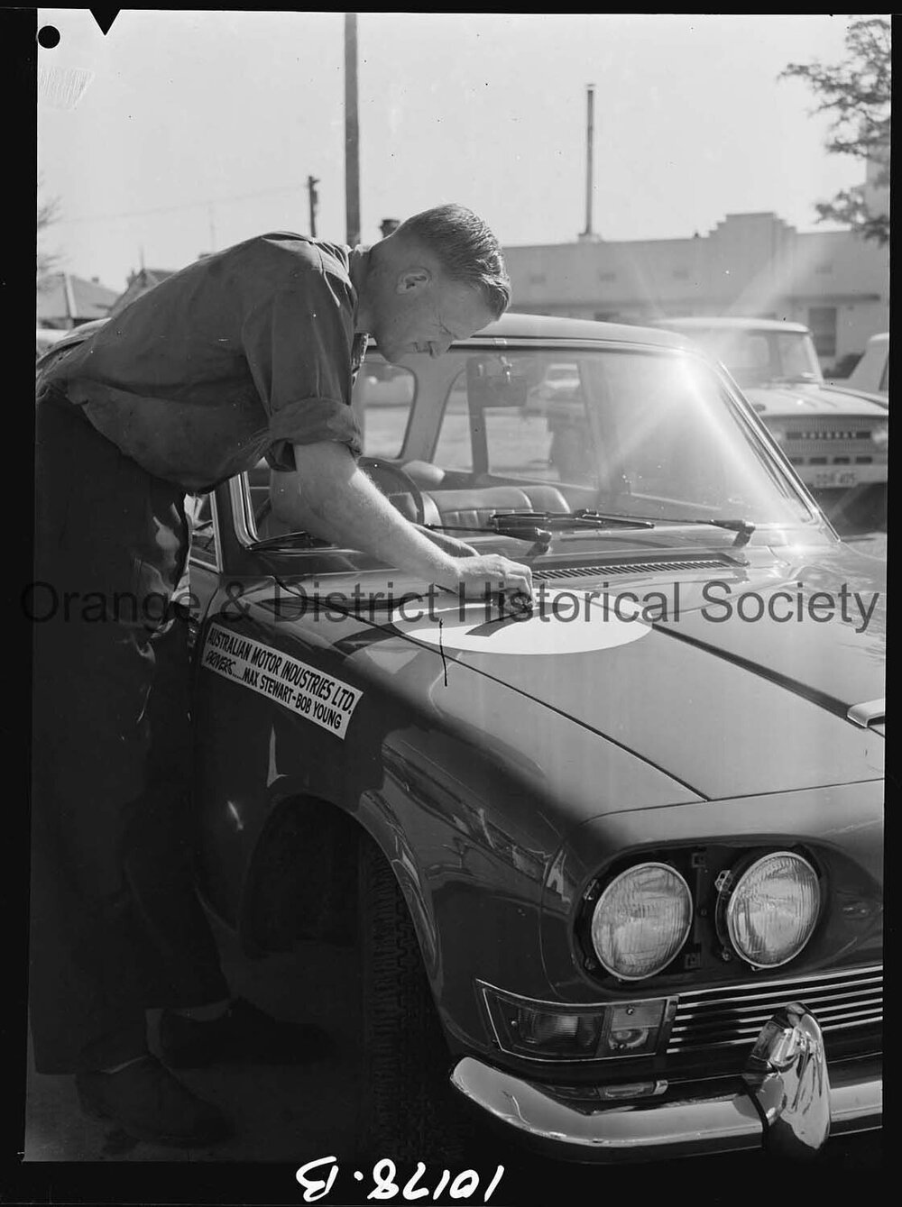 Adjusting number on Triumph for big car race