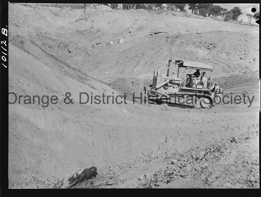 Buttsworth earth scoop