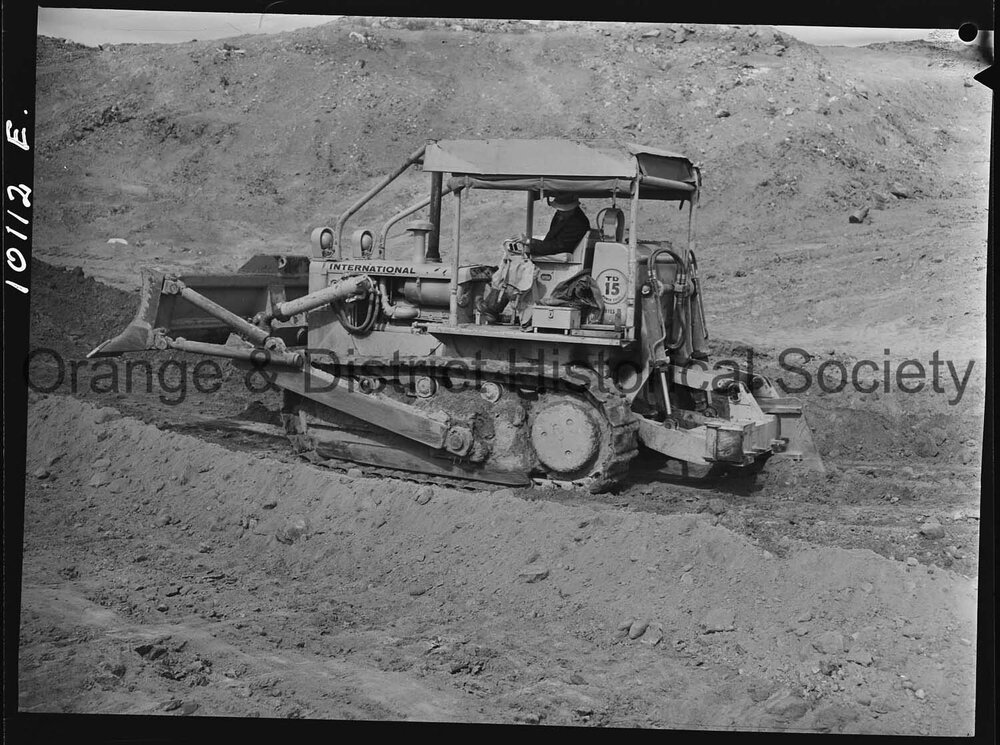 Buttsworth earth scoop