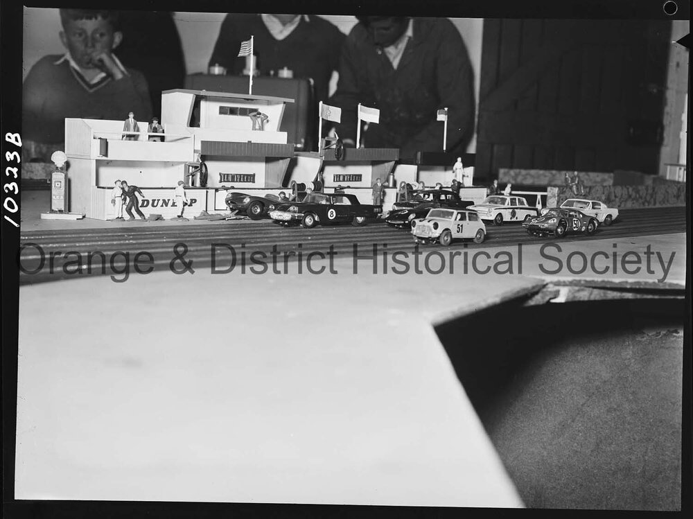 Slot car racing circuit