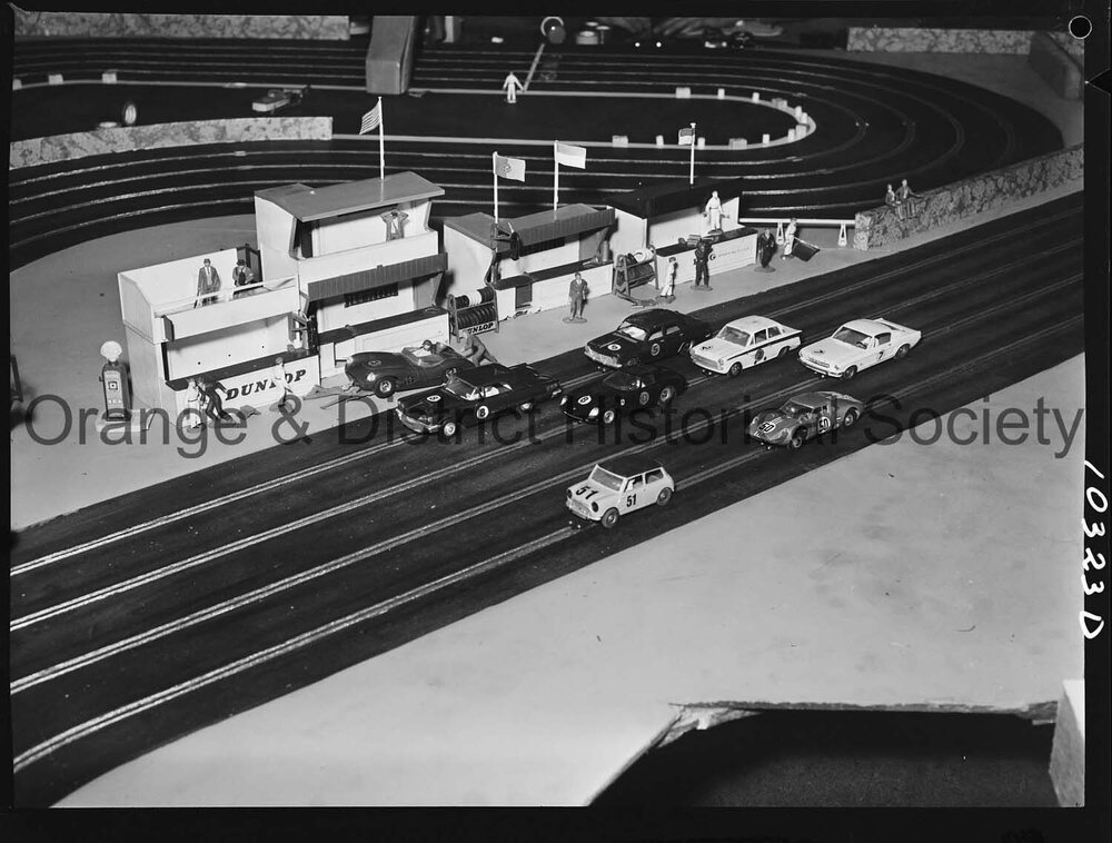 Slot car racing circuit