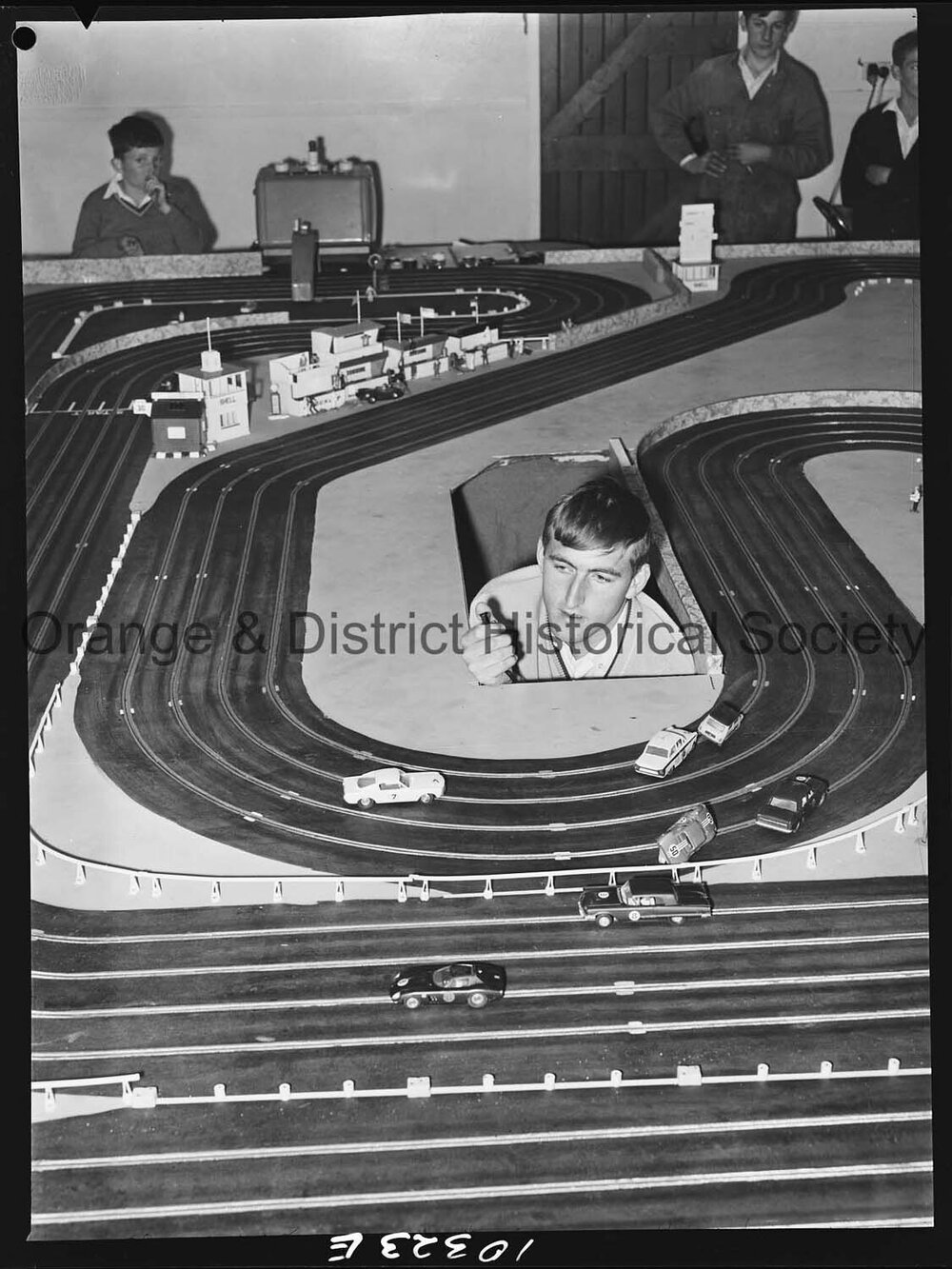 Slot car racing circuit