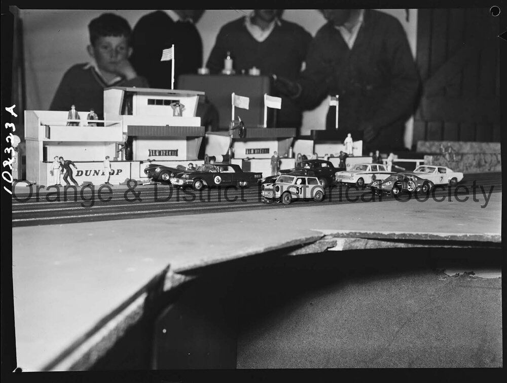 Slot car racing circuit