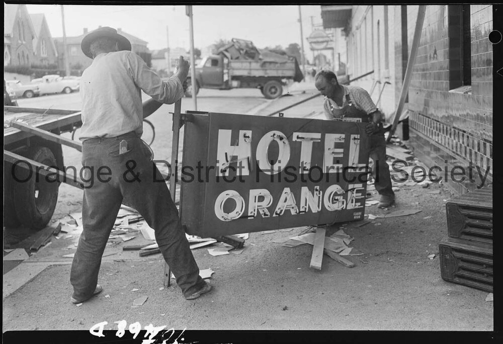 Demolition of the Hotel Orange