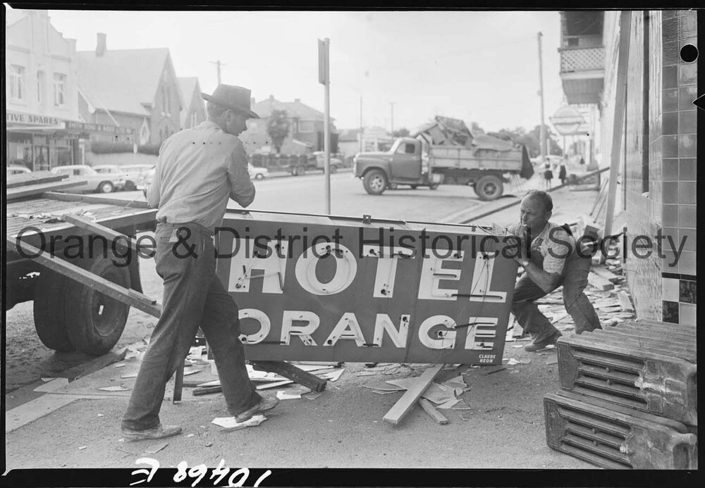 Demolition of the Hotel Orange
