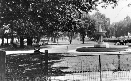 Whitney Fountain, Robertson Park 