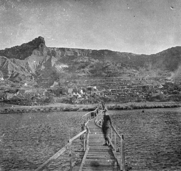 A view of Anzac on the last day of occupation, 19 December 1915