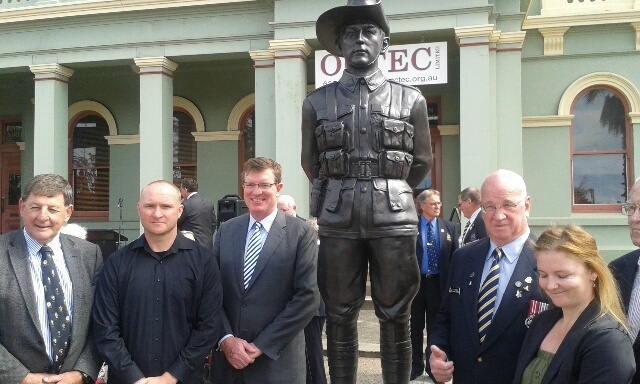 Descendants of John Patrick Hamilton with Orange City Cr Reg Kidd, NSW Member for Calare, Andrew Gee and Orange RSL sub-branch vice-president Chris Colvin