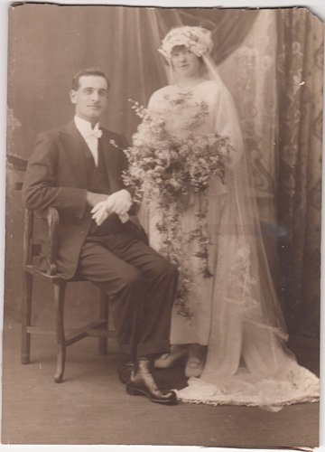 Cecil John Jacobs and Mabel Doris Langham on their wedding day in 1921