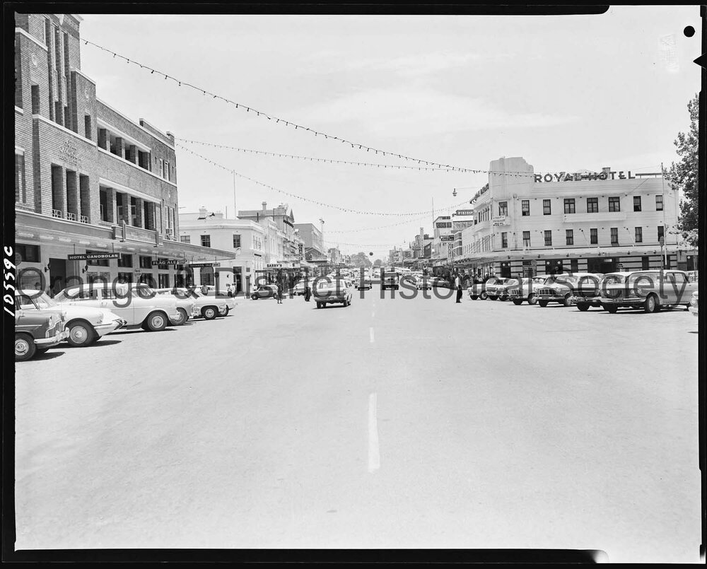 After-Christmas shopping crowds