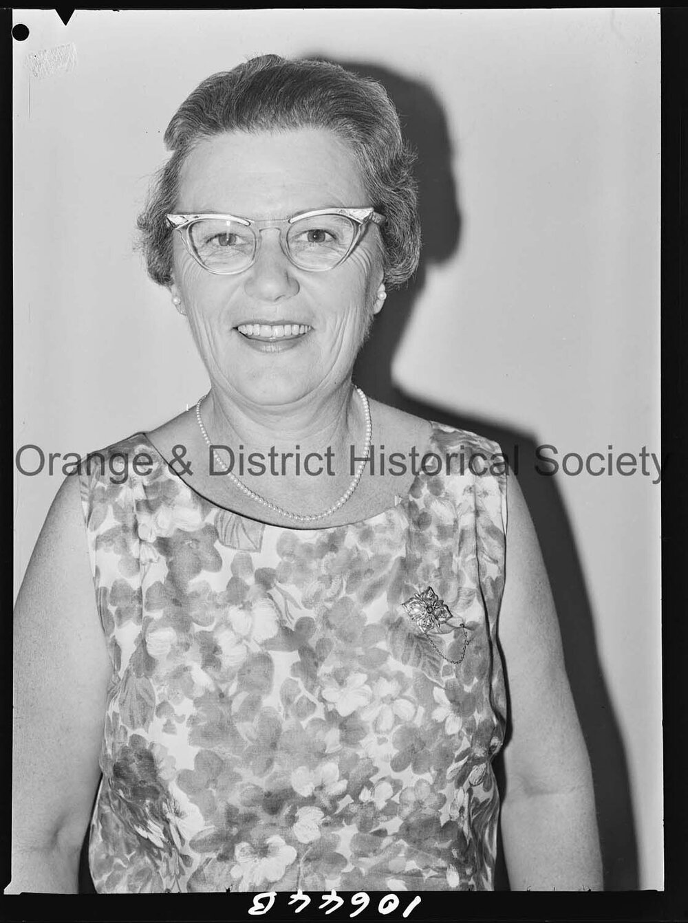 Passport photo Mavis Vivian