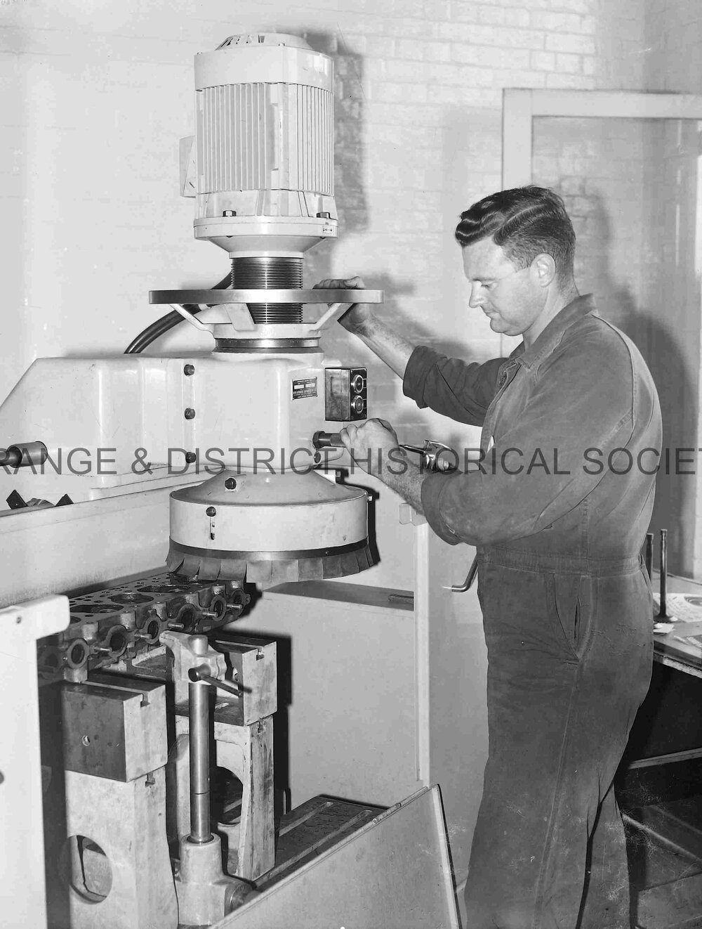Mr Maurie Gould