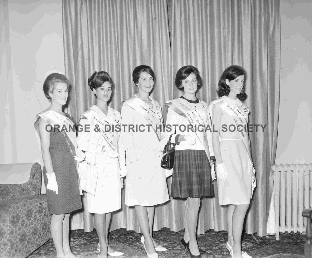 Miss Easter Showgirl finalists