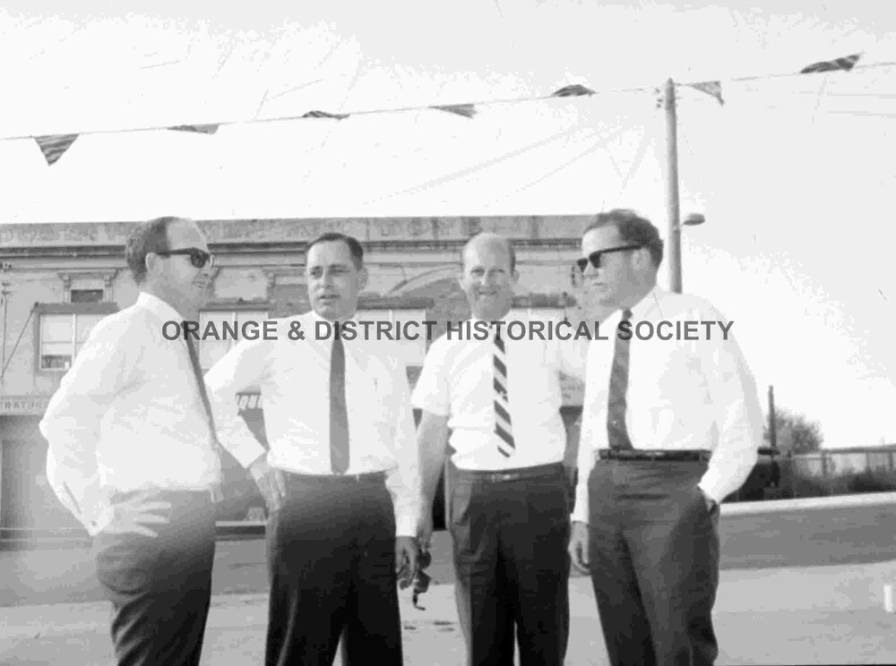 Esso chairman visits Orange