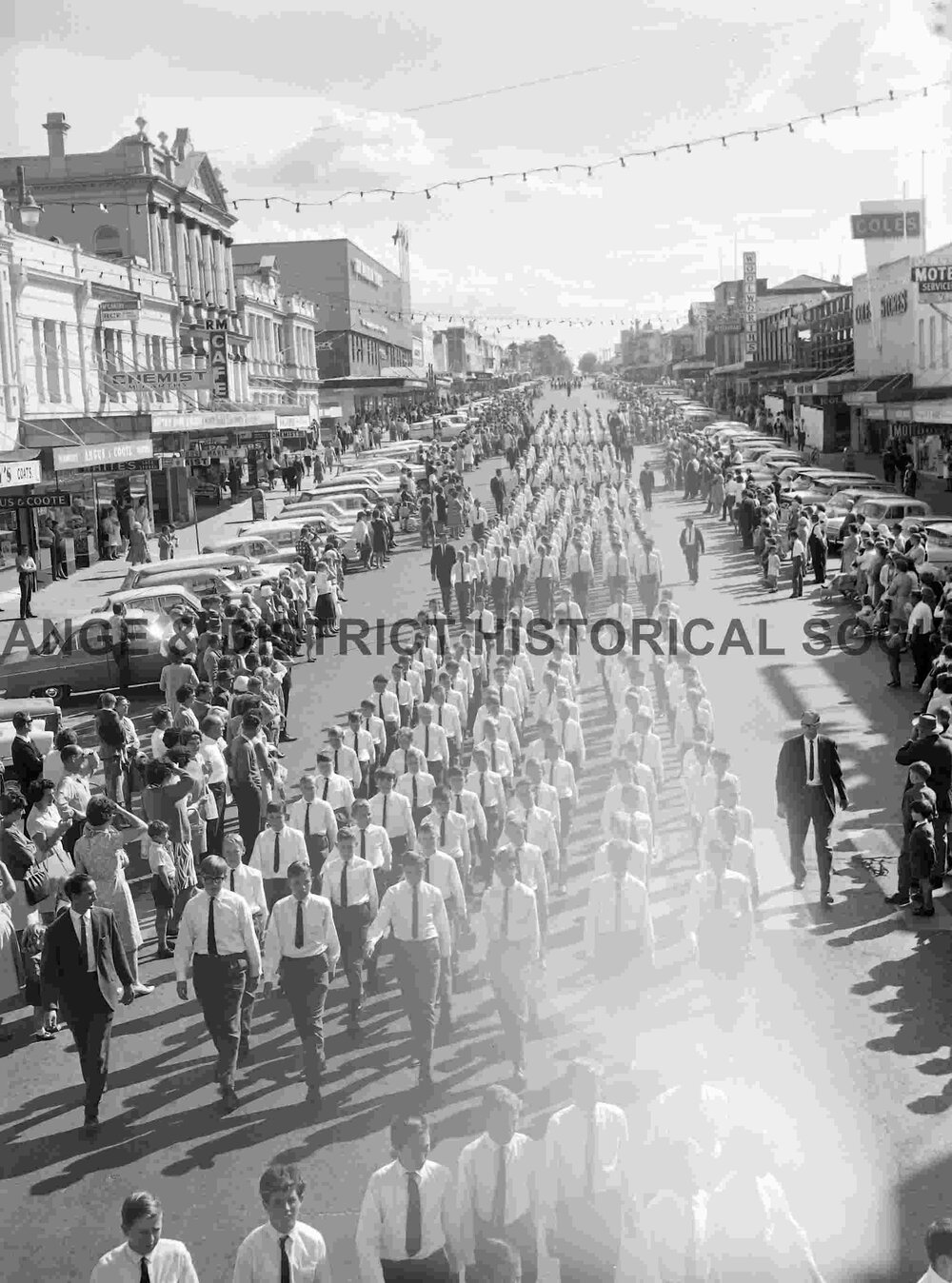 Secondary School children at Anzac Day march