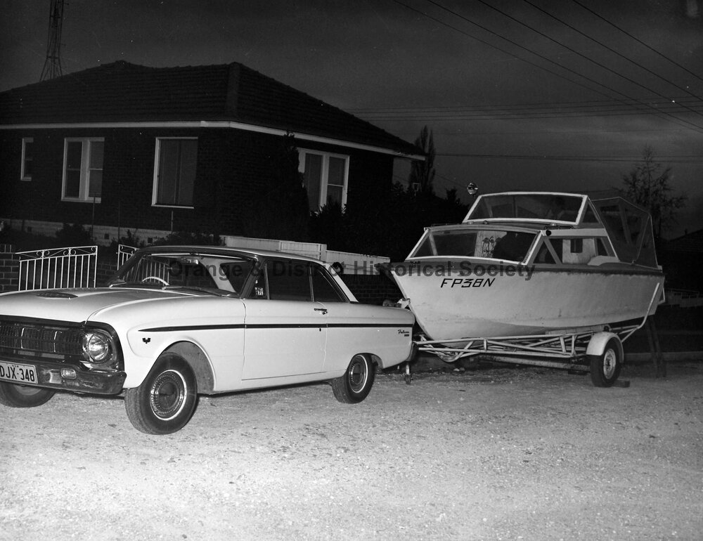 Dr L G Deithe's cabin cruiser 