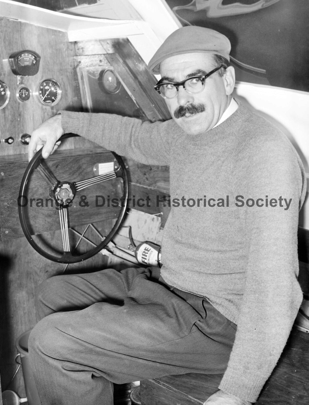 Dr L G Deithe's cabin cruiser 