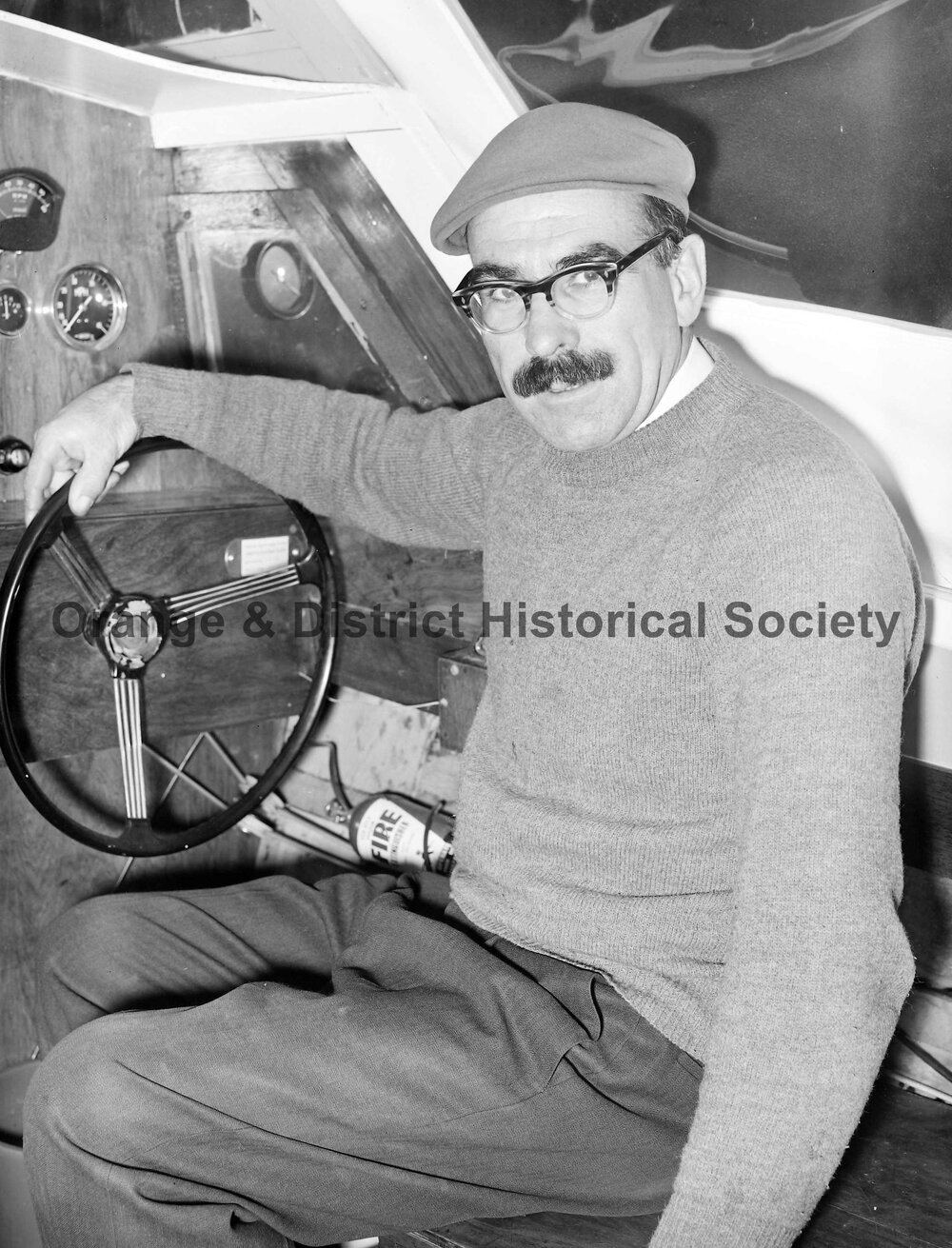 Dr L G Deithe's cabin cruiser 