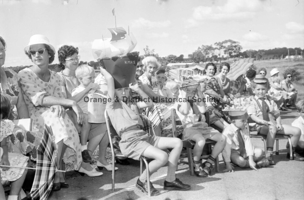 Glenroi School hat parade