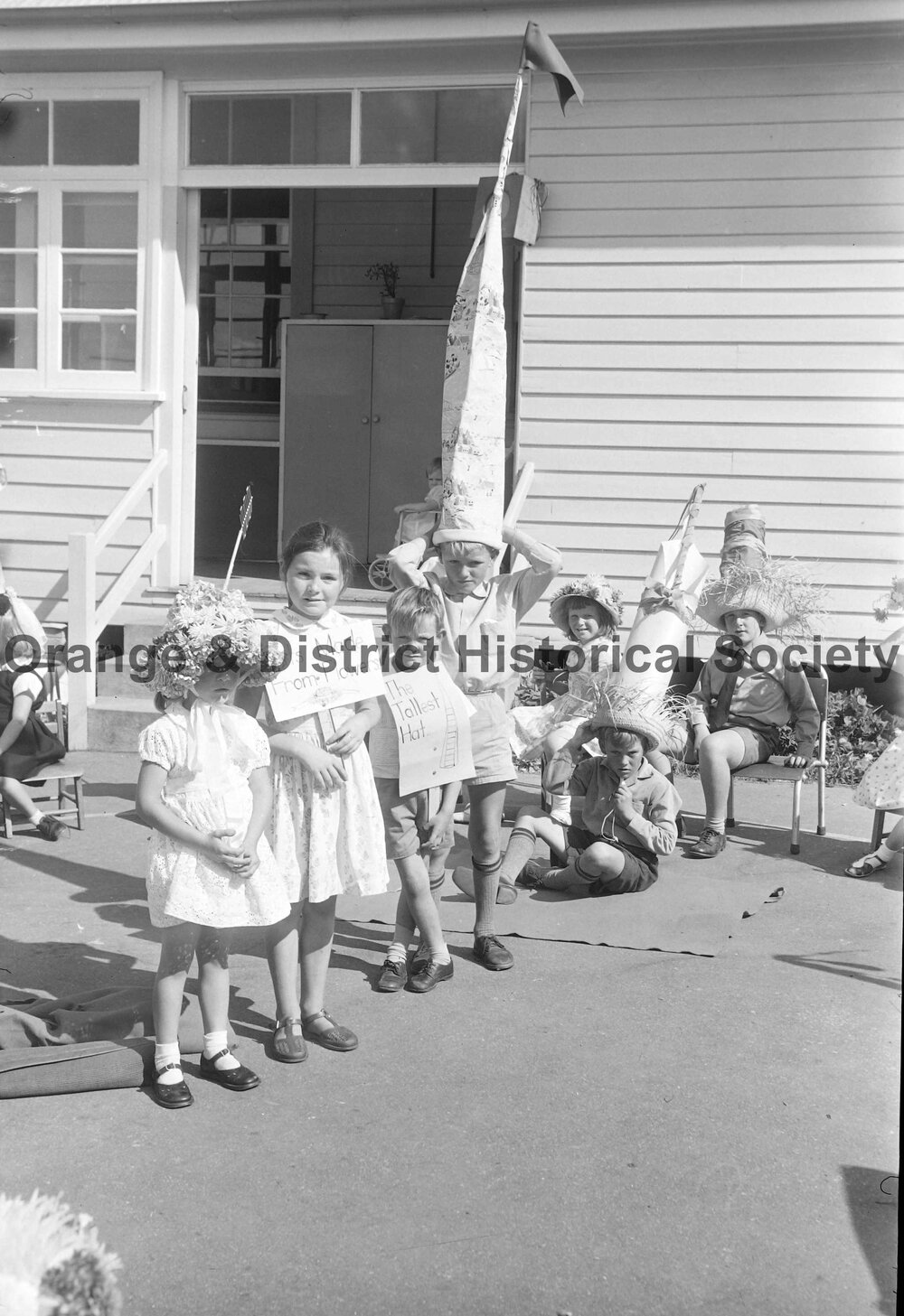Glenroi School hat parade