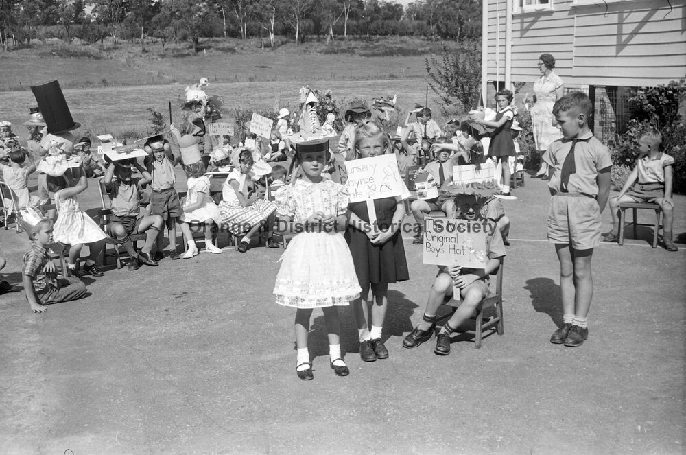 Glenroi School hat parade