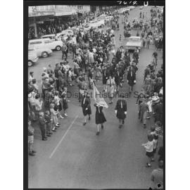 Anzac March and Service in Robertson Park