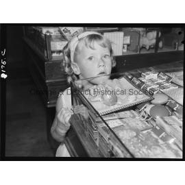Young children at Christmas Shopping in Woolworths
