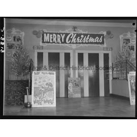 Christmas decorations at the Coronet Theatre, Orange