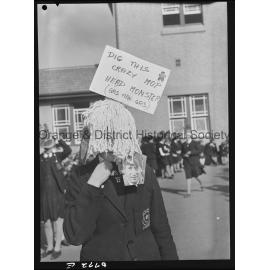 Santa Maria hat parade
