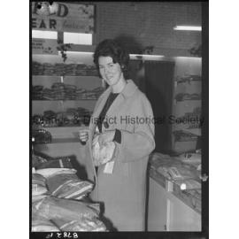 Shoplifting demonstration at Western Stores