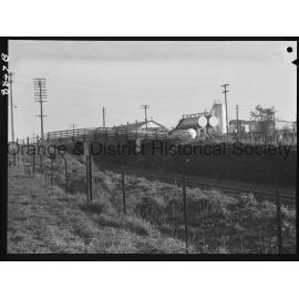 Congested overhead railway bridge in Franklin Road