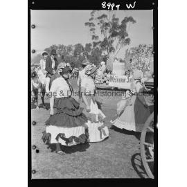 Molong Show