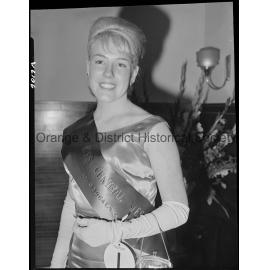 Robyn Edwards, Miss Central West