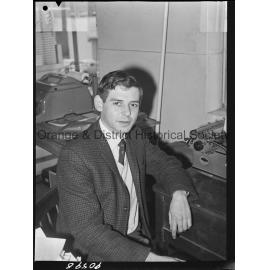 Mr Max White