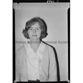 Passport photo Vicki Hunter