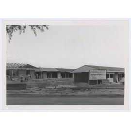 Festival Motel, Orange