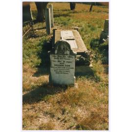 Grave of Sarah Susanna Tom and William Tom, Byng Cemetery